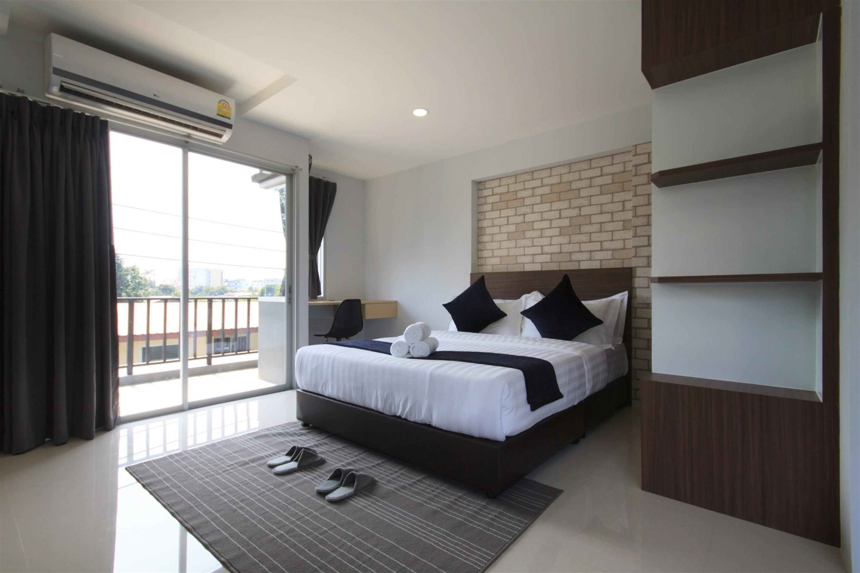 Q Space Residence Bangkok Dış mekan fotoğraf