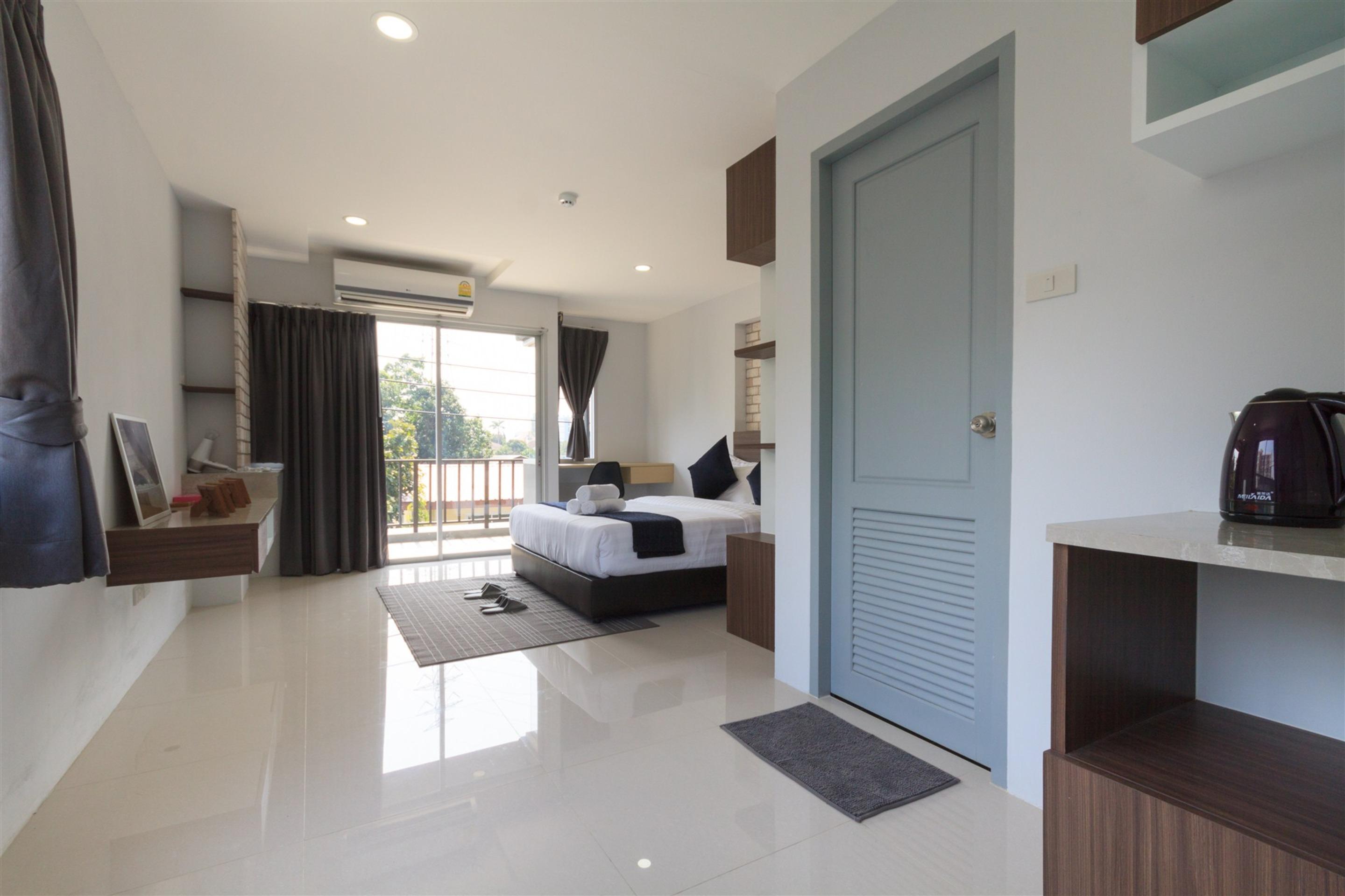 Q Space Residence Bangkok Dış mekan fotoğraf