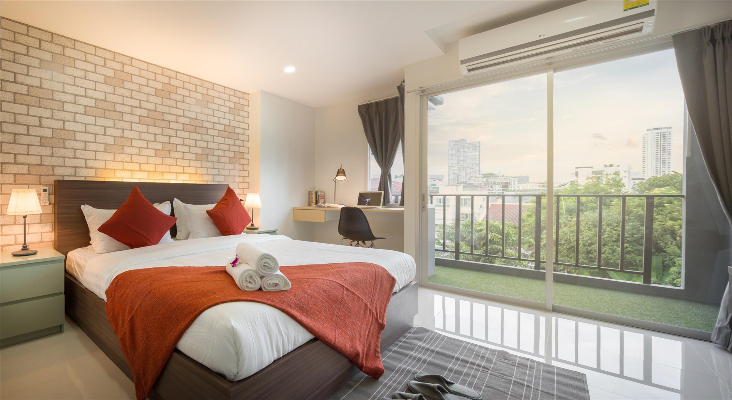 Q Space Residence Bangkok Dış mekan fotoğraf