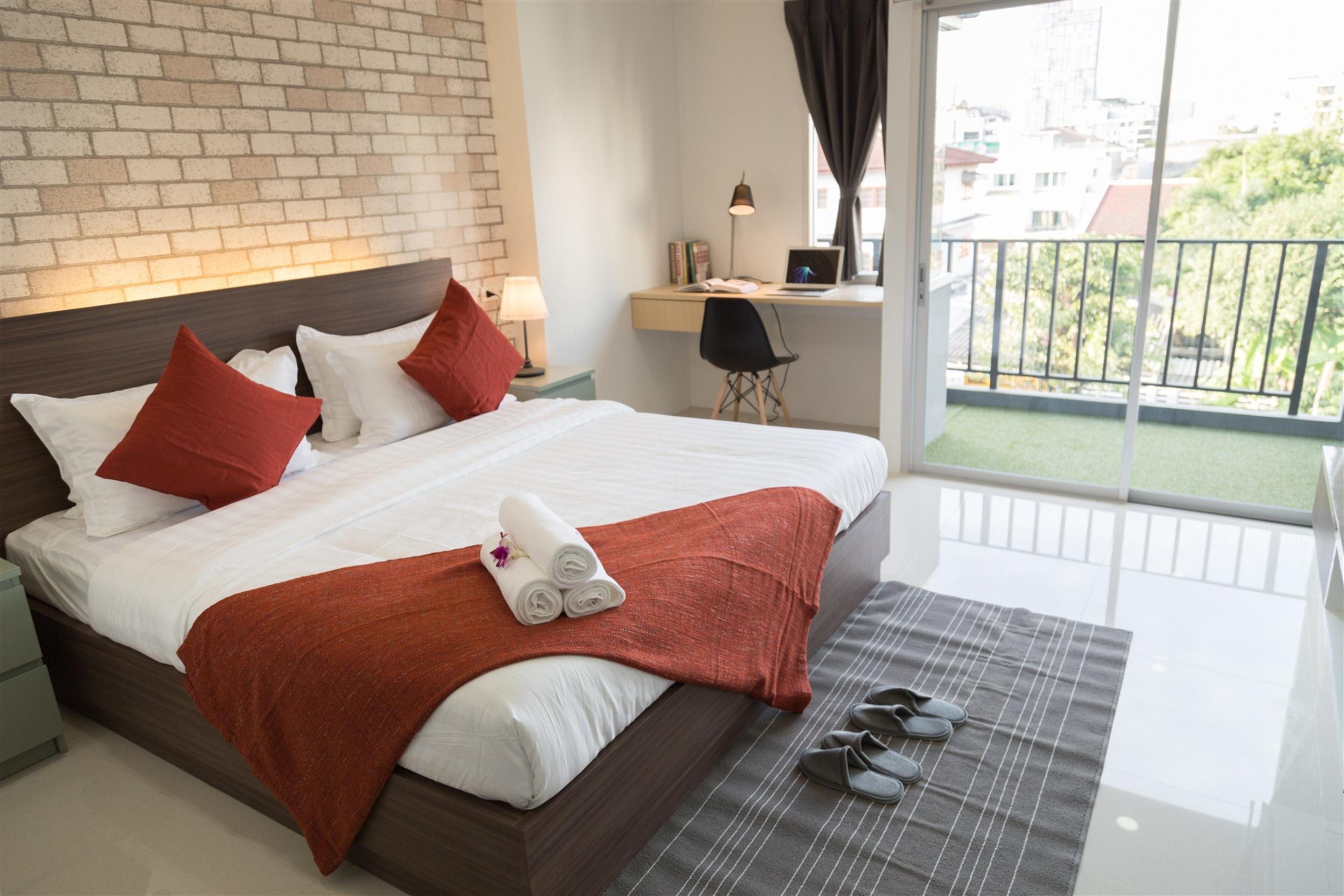 Q Space Residence Bangkok Dış mekan fotoğraf