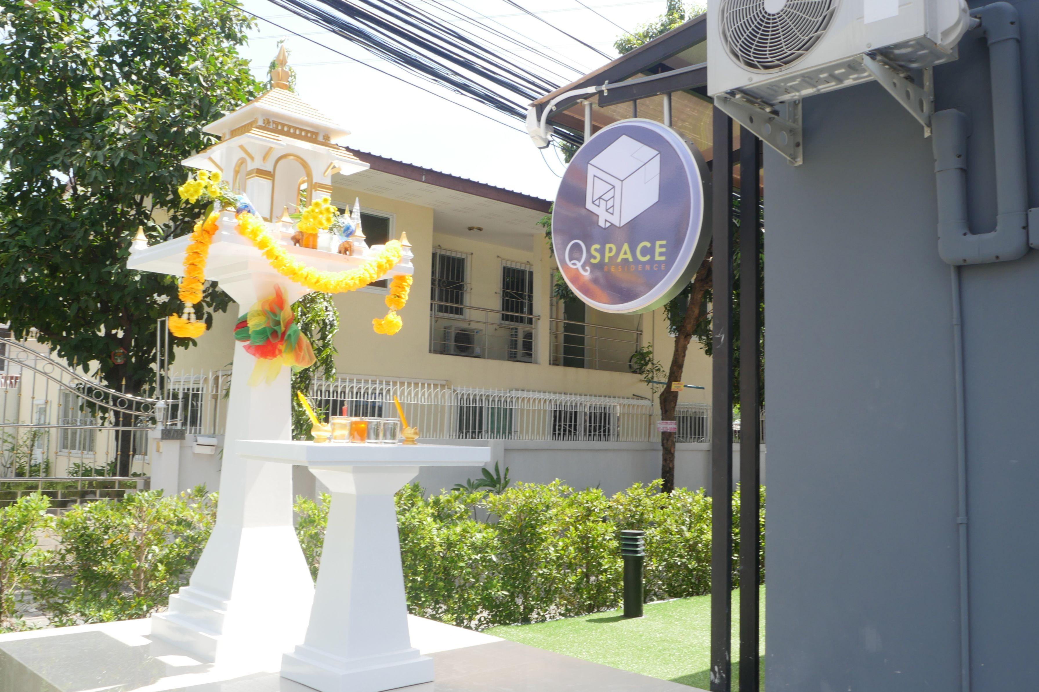 Q Space Residence Bangkok Dış mekan fotoğraf