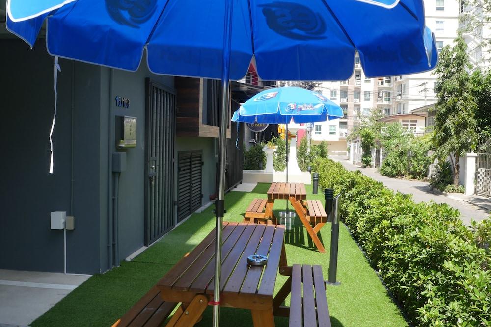 Q Space Residence Bangkok Dış mekan fotoğraf